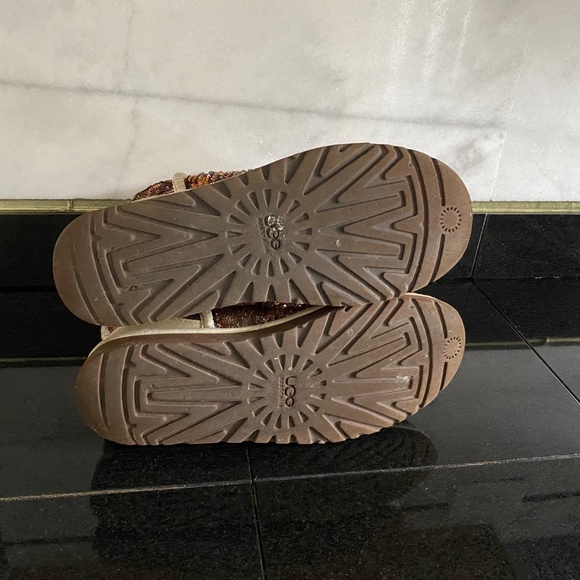 UGG Classic II Short Glitter Boots - Picture 6 of 10